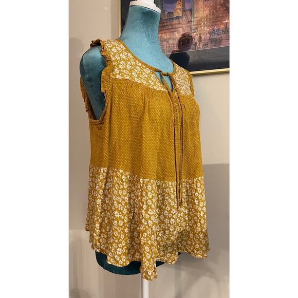 Sleeveless summer top - Picture 2 of 5